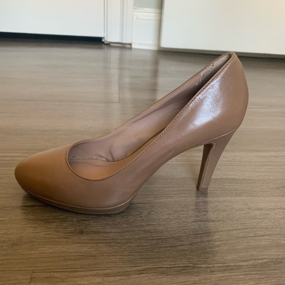Franco Sarto Darren Taupe Almond Toe Classic Pumps